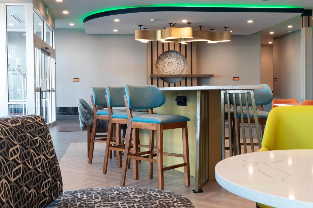 La Quinta Inn & Suites By Wyndham San Antonio Seaworld Lafb Bagian luar foto