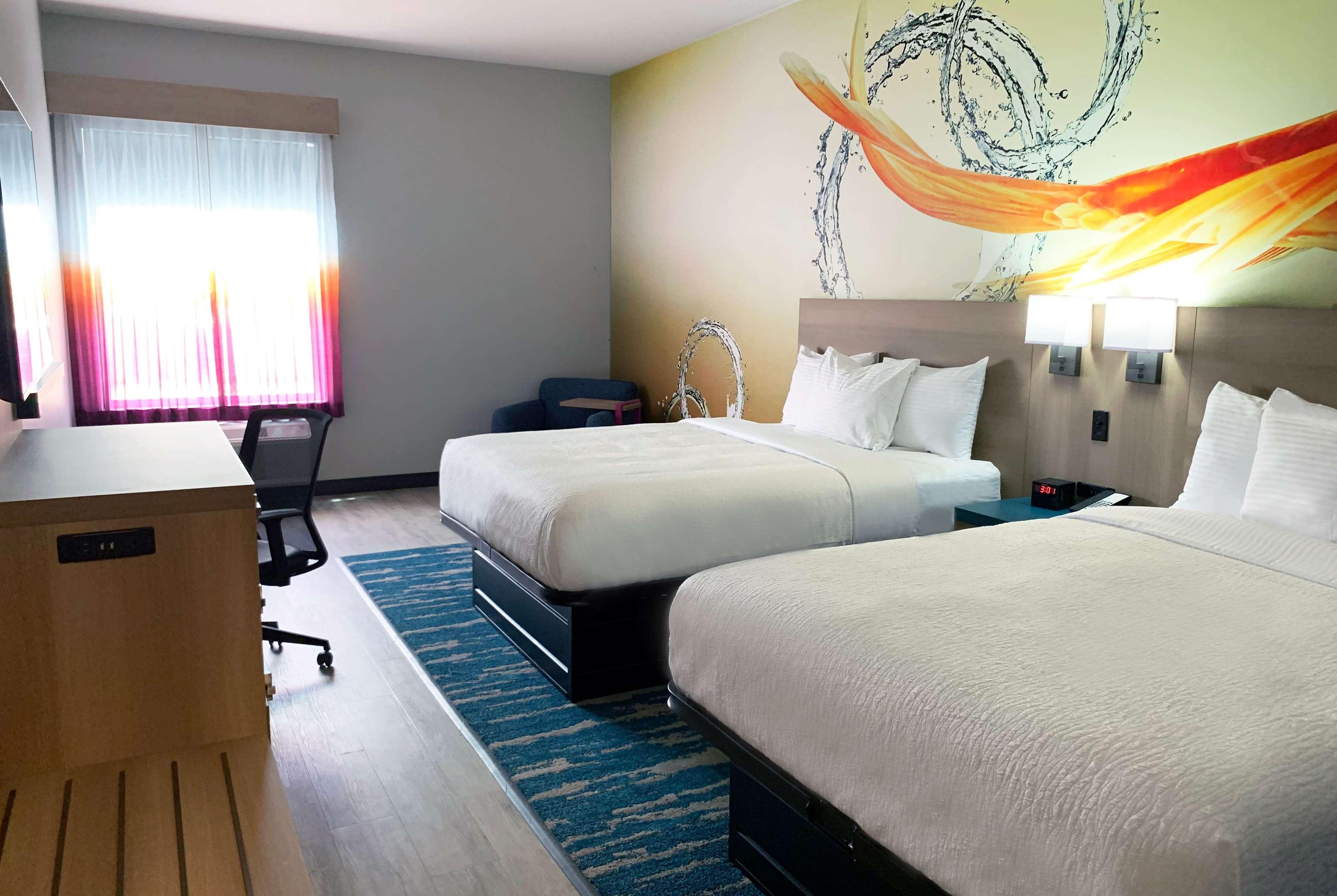 La Quinta Inn & Suites By Wyndham San Antonio Seaworld Lafb Bagian luar foto