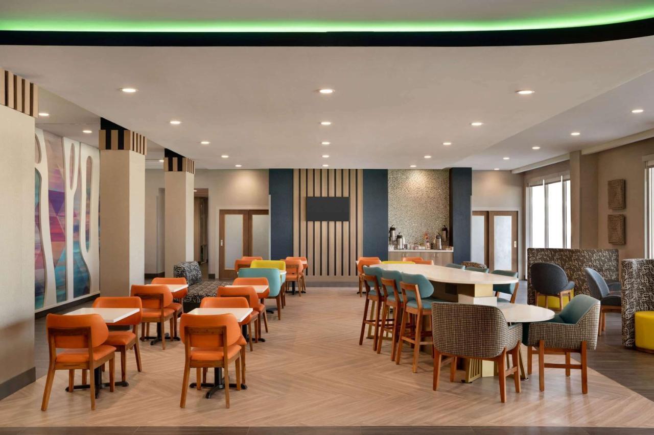 La Quinta Inn & Suites By Wyndham San Antonio Seaworld Lafb Bagian luar foto