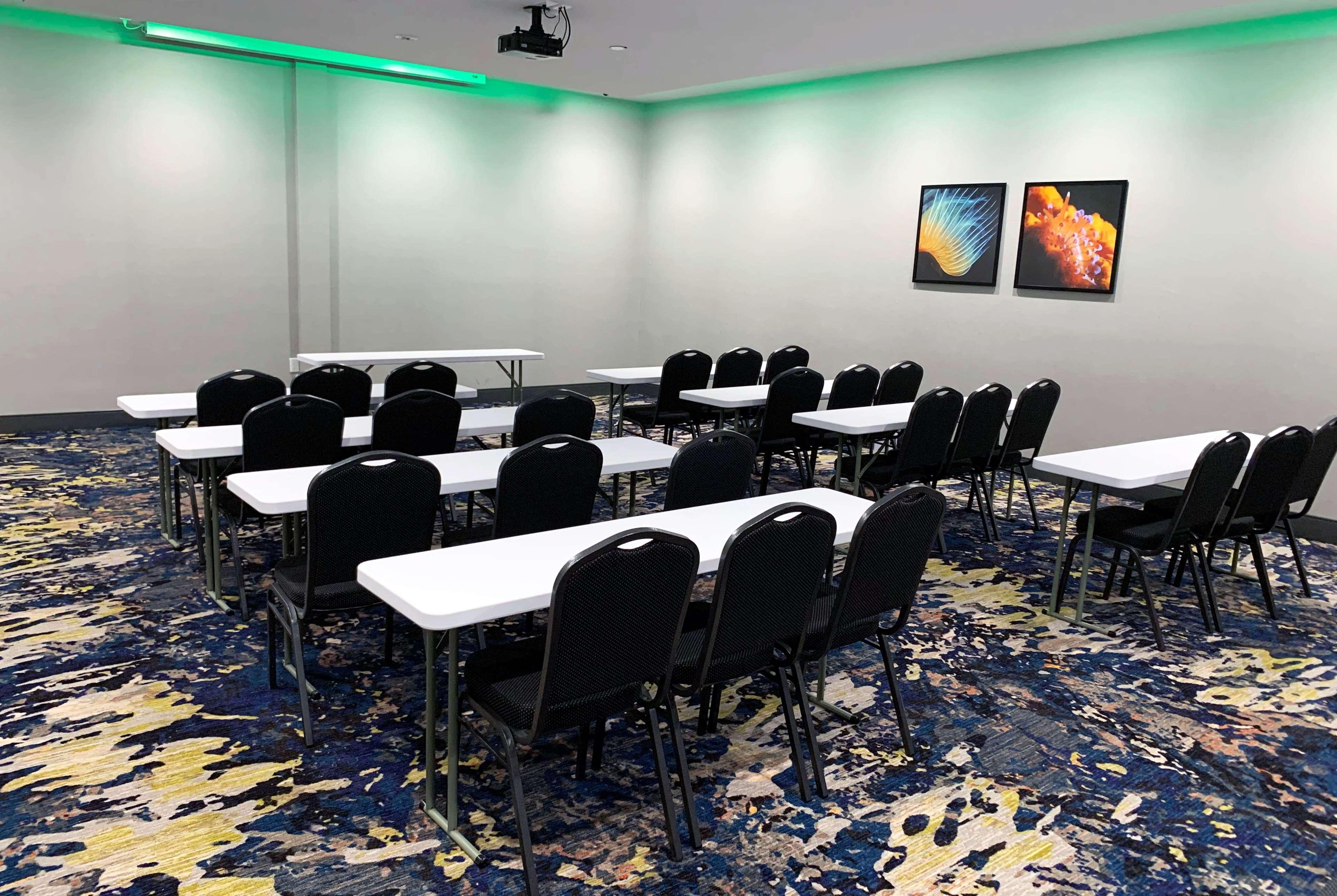 La Quinta Inn & Suites By Wyndham San Antonio Seaworld Lafb Bagian luar foto