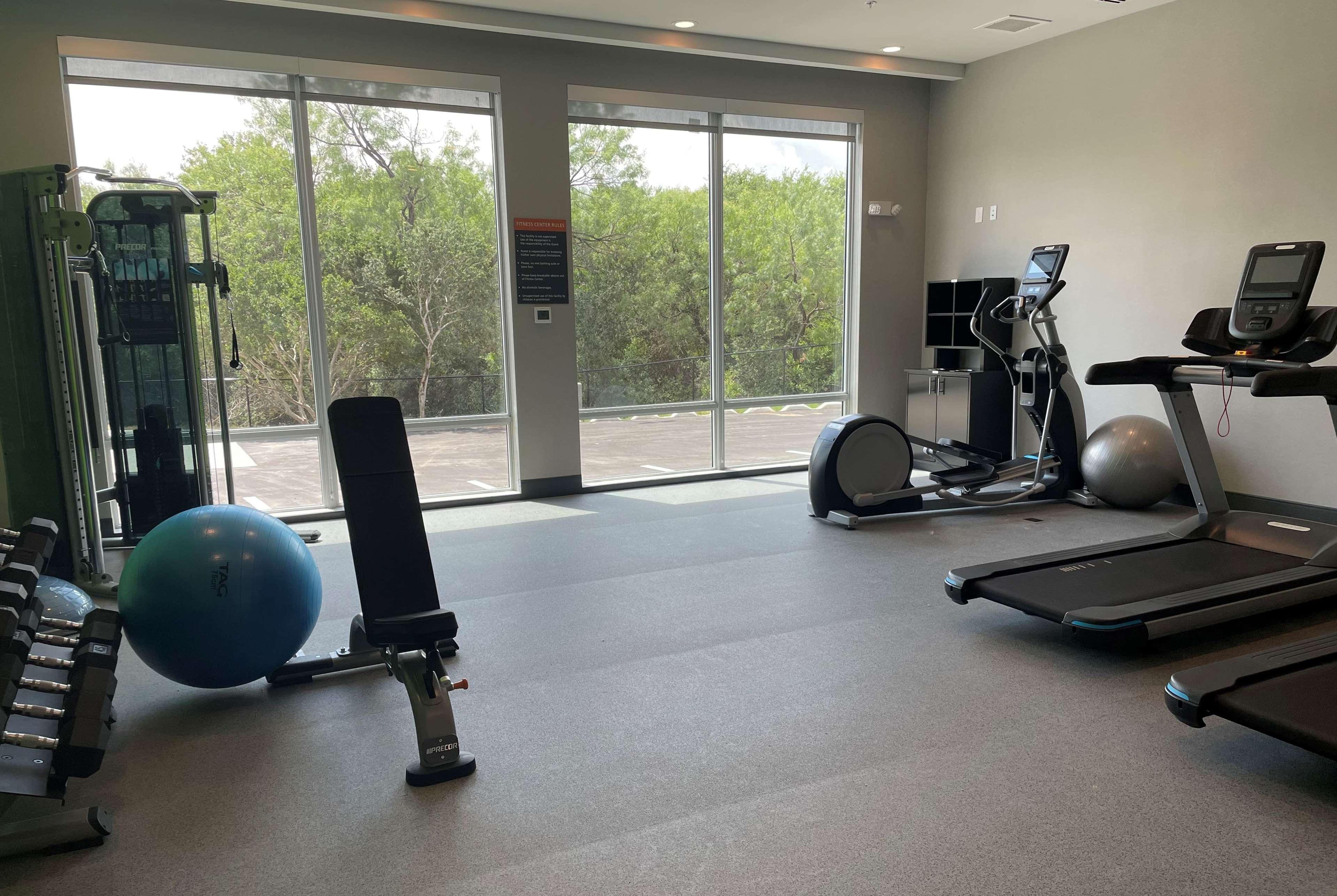 La Quinta Inn & Suites By Wyndham San Antonio Seaworld Lafb Bagian luar foto