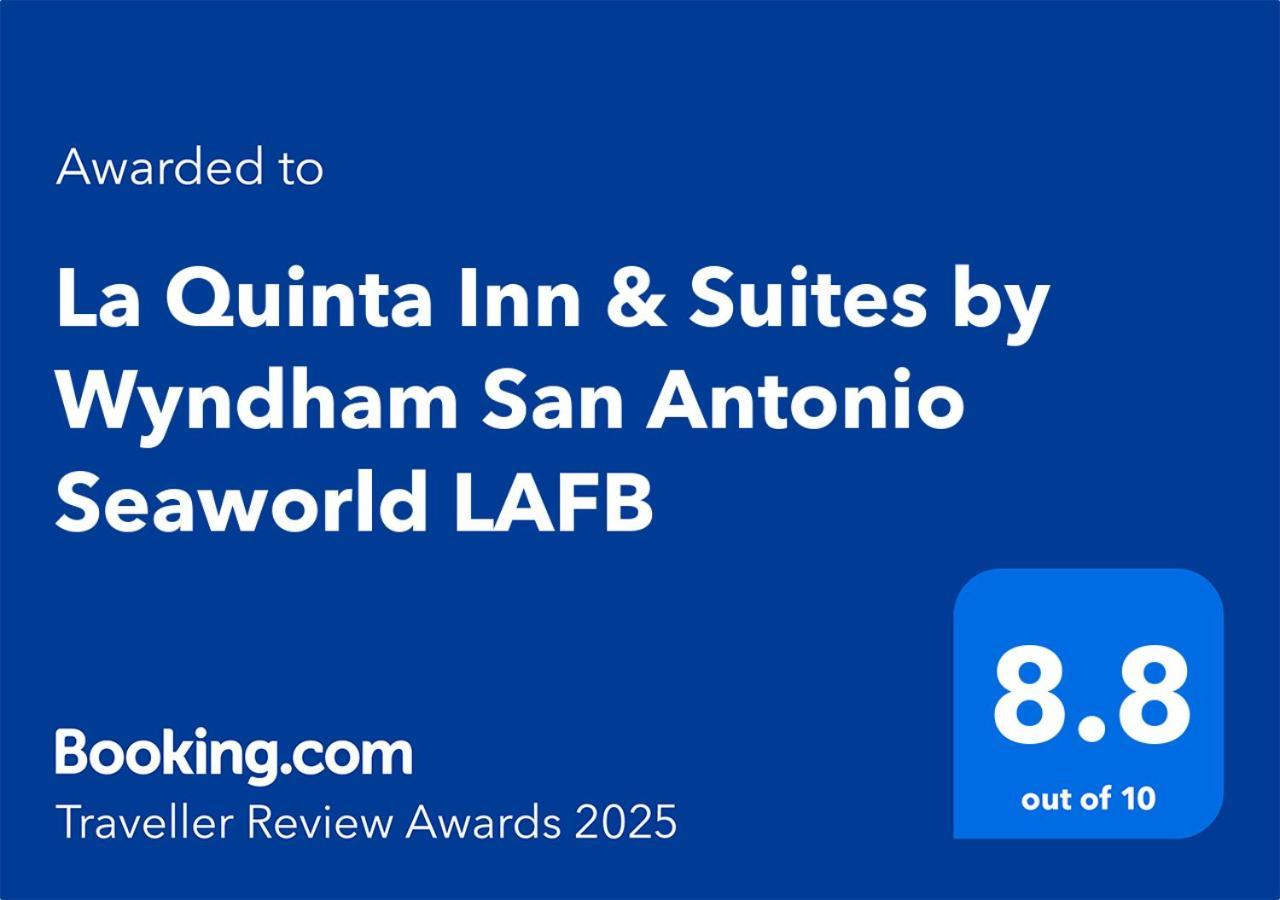 La Quinta Inn & Suites By Wyndham San Antonio Seaworld Lafb Bagian luar foto